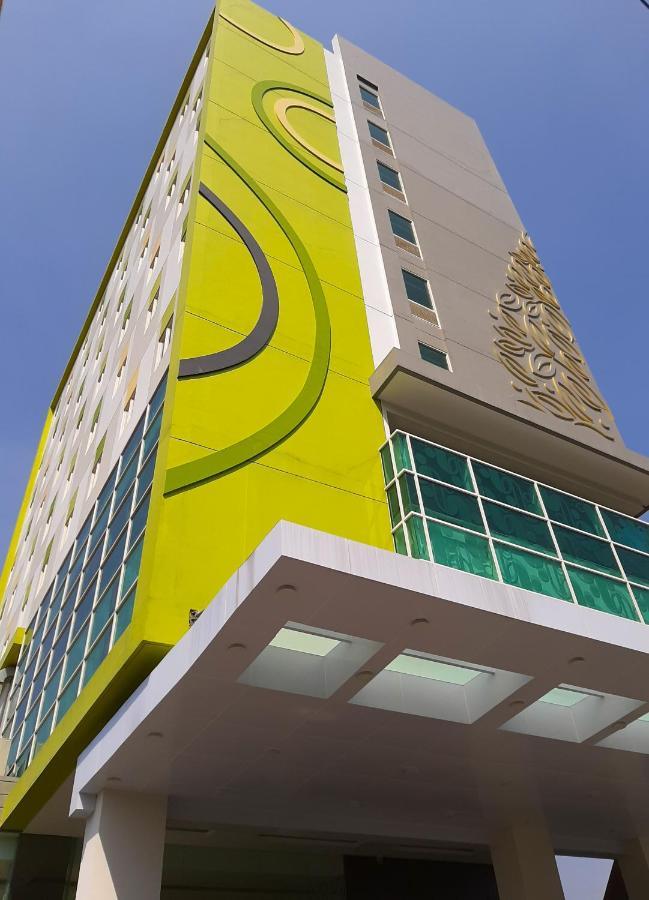 Zest Parang Raja Solo By Swiss-Belhotel International Bonorejo Exterior foto